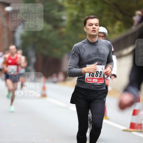 05.10.2025 - 20. swb-Marathon Bremen Michael Strokosch http://msf.ph/oto/9212522 05.10.2025 12:20:26 Laufen 1889, 00290 meine-sportfotos.de