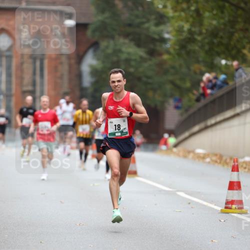 05.10.2025 - 20. swb-Marathon Bremen Michael Strokosch http://msf.ph/oto/9212525 05.10.2025 12:20:28 Laufen 18, 8 meine-sportfotos.de