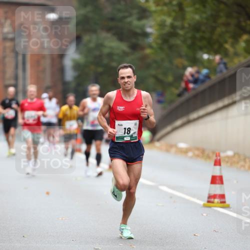 05.10.2025 - 20. swb-Marathon Bremen Michael Strokosch http://msf.ph/oto/9212527 05.10.2025 12:20:28 Laufen 18 meine-sportfotos.de