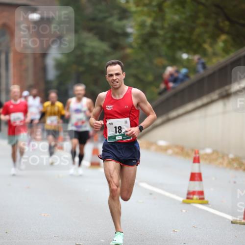 05.10.2025 - 20. swb-Marathon Bremen Michael Strokosch http://msf.ph/oto/9212528 05.10.2025 12:20:29 Laufen 18 meine-sportfotos.de