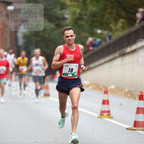 05.10.2025 - 20. swb-Marathon Bremen Michael Strokosch http://msf.ph/oto/9212529 05.10.2025 12:20:29 Laufen 18 meine-sportfotos.de