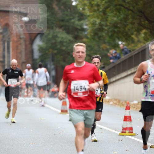 05.10.2025 - 20. swb-Marathon Bremen Michael Strokosch http://msf.ph/oto/9212539 05.10.2025 12:20:35 Laufen 1338, 1494, 17 meine-sportfotos.de