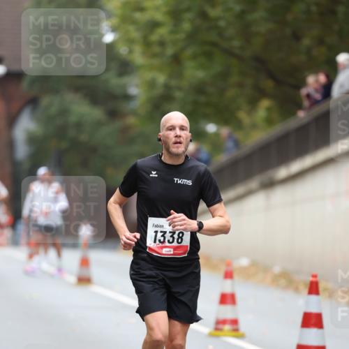 05.10.2025 - 20. swb-Marathon Bremen Michael Strokosch http://msf.ph/oto/9212548 05.10.2025 12:20:41 Laufen 1338 meine-sportfotos.de