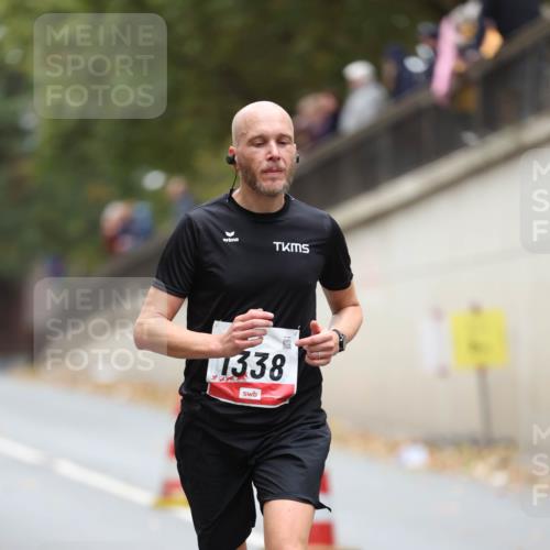 05.10.2025 - 20. swb-Marathon Bremen Michael Strokosch http://msf.ph/oto/9212552 05.10.2025 12:20:42 Laufen 1338 meine-sportfotos.de