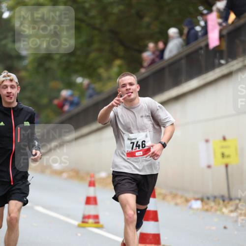 05.10.2025 - 20. swb-Marathon Bremen Michael Strokosch http://msf.ph/oto/9212557 05.10.2025 12:20:49 Laufen 746 meine-sportfotos.de