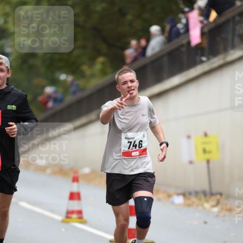 05.10.2025 - 20. swb-Marathon Bremen Michael Strokosch http://msf.ph/oto/9212558 05.10.2025 12:20:50 Laufen 44, 746 meine-sportfotos.de