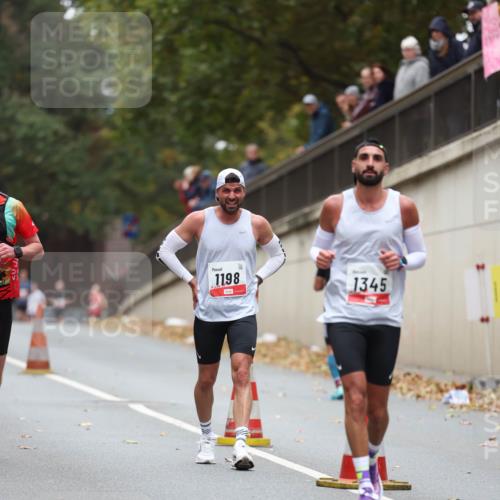 05.10.2025 - 20. swb-Marathon Bremen Michael Strokosch http://msf.ph/oto/9212571 05.10.2025 12:20:59 Laufen 1198, 1345 meine-sportfotos.de
