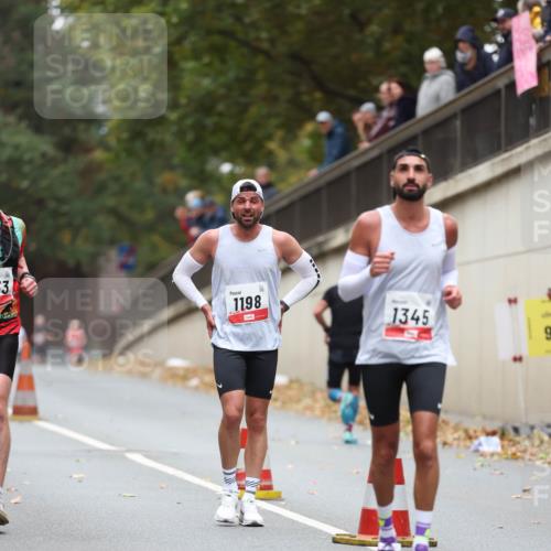 05.10.2025 - 20. swb-Marathon Bremen Michael Strokosch http://msf.ph/oto/9212572 05.10.2025 12:20:59 Laufen 53, 1198, 1345, 9 meine-sportfotos.de