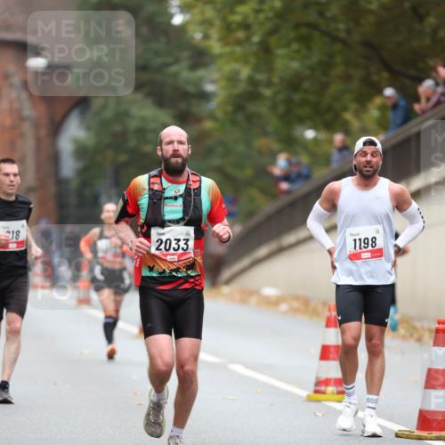 05.10.2025 - 20. swb-Marathon Bremen Michael Strokosch http://msf.ph/oto/9212574 05.10.2025 12:21:00 Laufen 218, 2033, 1198 meine-sportfotos.de