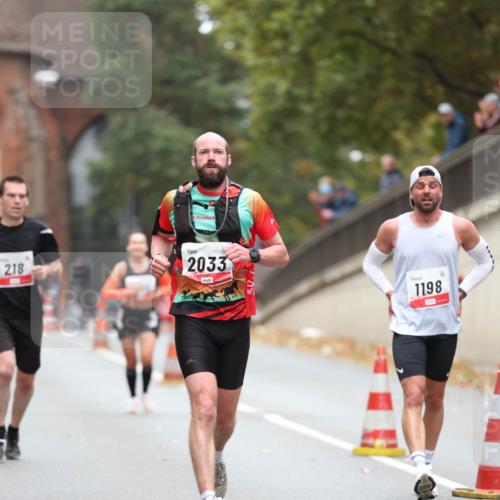 05.10.2025 - 20. swb-Marathon Bremen Michael Strokosch http://msf.ph/oto/9212575 05.10.2025 12:21:00 Laufen 218, 2033, 1198 meine-sportfotos.de