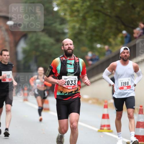 05.10.2025 - 20. swb-Marathon Bremen Michael Strokosch http://msf.ph/oto/9212577 05.10.2025 12:21:00 Laufen 18, 2033, 1198 meine-sportfotos.de