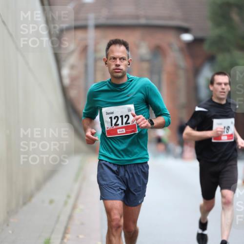 05.10.2025 - 20. swb-Marathon Bremen Michael Strokosch http://msf.ph/oto/9212579 05.10.2025 12:21:02 Laufen 1212 meine-sportfotos.de