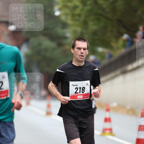 05.10.2025 - 20. swb-Marathon Bremen Michael Strokosch http://msf.ph/oto/9212584 05.10.2025 12:21:03 Laufen 2, 218 meine-sportfotos.de