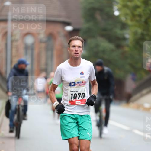 05.10.2025 - 20. swb-Marathon Bremen Michael Strokosch http://msf.ph/oto/9212592 05.10.2025 12:21:16 Laufen 195, 42, 1070 meine-sportfotos.de