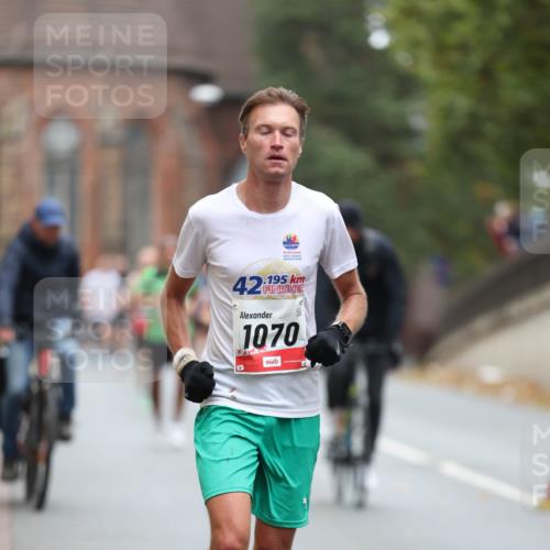 05.10.2025 - 20. swb-Marathon Bremen Michael Strokosch http://msf.ph/oto/9212594 05.10.2025 12:21:16 Laufen 14, 4, 2015, 42, 195, 1070 meine-sportfotos.de