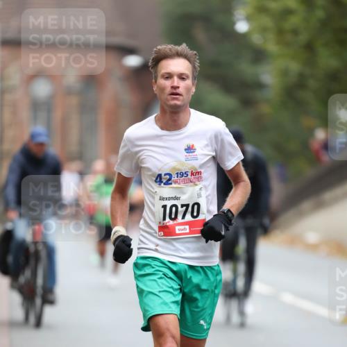 05.10.2025 - 20. swb-Marathon Bremen Michael Strokosch http://msf.ph/oto/9212595 05.10.2025 12:21:17 Laufen 14, 4, 2015, 42, 195, 1070 meine-sportfotos.de