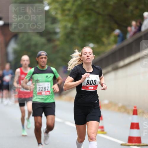 05.10.2025 - 20. swb-Marathon Bremen Michael Strokosch http://msf.ph/oto/9212597 05.10.2025 12:21:21 Laufen 900, 2267 meine-sportfotos.de