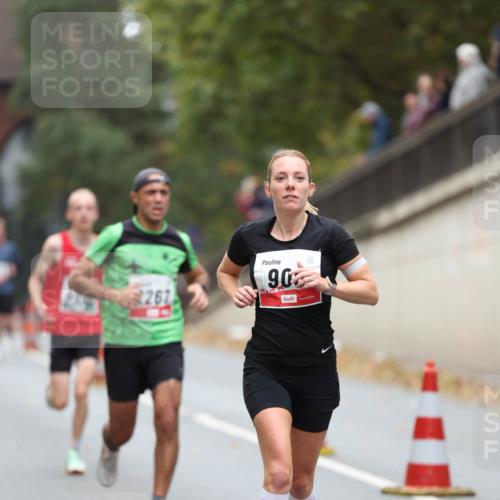05.10.2025 - 20. swb-Marathon Bremen Michael Strokosch http://msf.ph/oto/9212598 05.10.2025 12:21:21 Laufen 2267, 90 meine-sportfotos.de