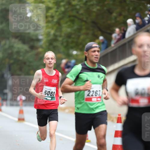 05.10.2025 - 20. swb-Marathon Bremen Michael Strokosch http://msf.ph/oto/9212601 05.10.2025 12:21:23 Laufen 0, 5060, 4, 2267, 601 meine-sportfotos.de