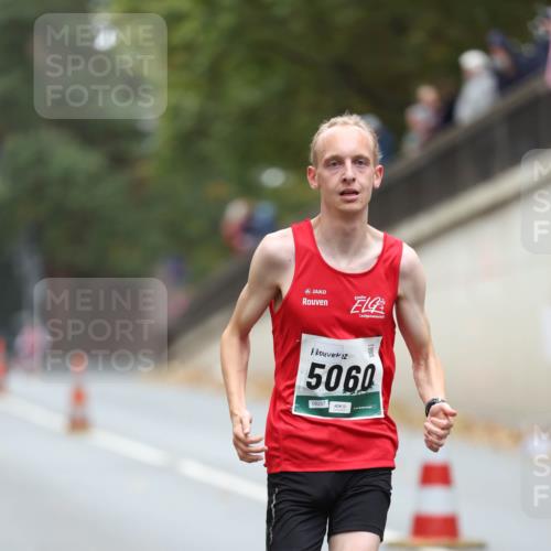 05.10.2025 - 20. swb-Marathon Bremen Michael Strokosch http://msf.ph/oto/9212606 05.10.2025 12:21:24 Laufen 5060, 08257 meine-sportfotos.de