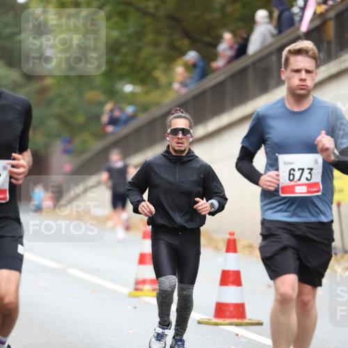 05.10.2025 - 20. swb-Marathon Bremen Michael Strokosch http://msf.ph/oto/9212620 05.10.2025 12:21:34 Laufen 673 meine-sportfotos.de