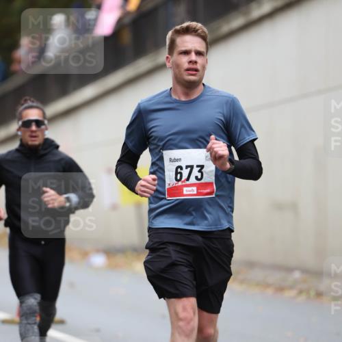 05.10.2025 - 20. swb-Marathon Bremen Michael Strokosch http://msf.ph/oto/9212622 05.10.2025 12:21:35 Laufen 673 meine-sportfotos.de
