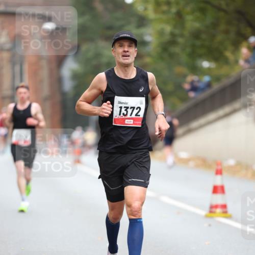 05.10.2025 - 20. swb-Marathon Bremen Michael Strokosch http://msf.ph/oto/9212624 05.10.2025 12:21:36 Laufen 1372 meine-sportfotos.de