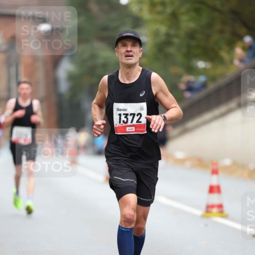 05.10.2025 - 20. swb-Marathon Bremen Michael Strokosch http://msf.ph/oto/9212625 05.10.2025 12:21:36 Laufen 1372 meine-sportfotos.de