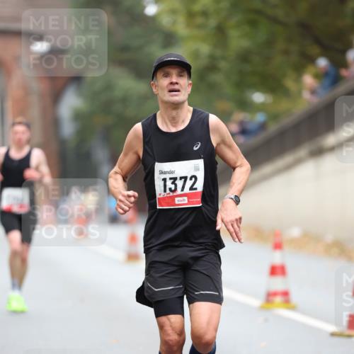 05.10.2025 - 20. swb-Marathon Bremen Michael Strokosch http://msf.ph/oto/9212626 05.10.2025 12:21:37 Laufen 1372 meine-sportfotos.de
