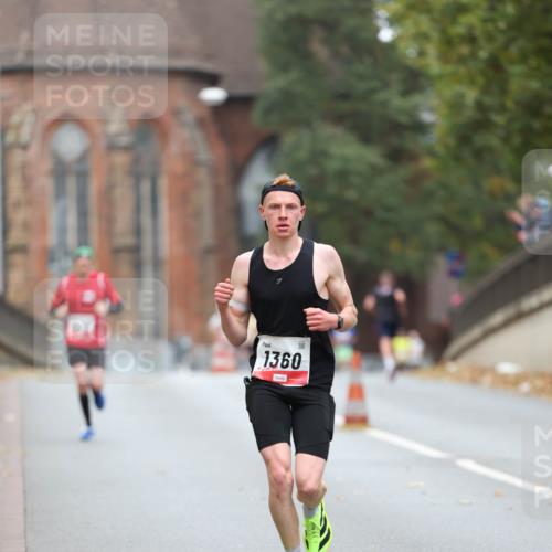 05.10.2025 - 20. swb-Marathon Bremen Michael Strokosch http://msf.ph/oto/9212629 05.10.2025 12:21:39 Laufen 0, 1360 meine-sportfotos.de