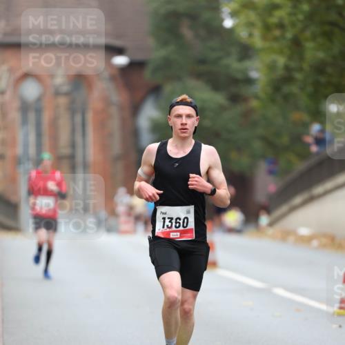 05.10.2025 - 20. swb-Marathon Bremen Michael Strokosch http://msf.ph/oto/9212630 05.10.2025 12:21:40 Laufen 1360 meine-sportfotos.de