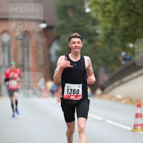 05.10.2025 - 20. swb-Marathon Bremen Michael Strokosch http://msf.ph/oto/9212631 05.10.2025 12:21:40 Laufen 1360 meine-sportfotos.de