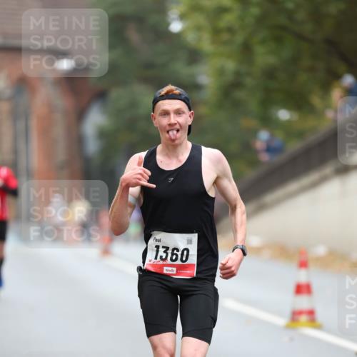 05.10.2025 - 20. swb-Marathon Bremen Michael Strokosch http://msf.ph/oto/9212633 05.10.2025 12:21:40 Laufen 1360 meine-sportfotos.de