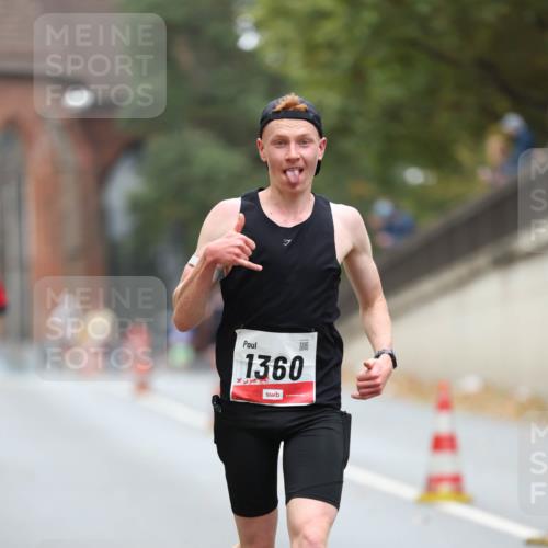 05.10.2025 - 20. swb-Marathon Bremen Michael Strokosch http://msf.ph/oto/9212634 05.10.2025 12:21:41 Laufen 1360 meine-sportfotos.de