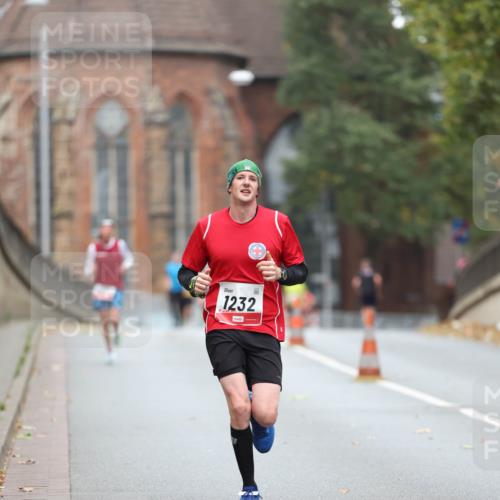 05.10.2025 - 20. swb-Marathon Bremen Michael Strokosch http://msf.ph/oto/9212637 05.10.2025 12:21:45 Laufen 1232 meine-sportfotos.de