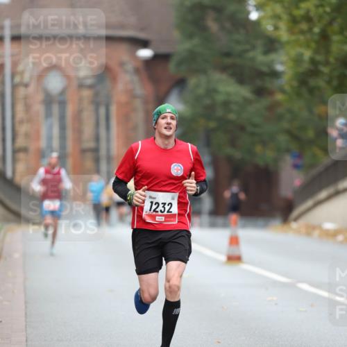 05.10.2025 - 20. swb-Marathon Bremen Michael Strokosch http://msf.ph/oto/9212638 05.10.2025 12:21:46 Laufen 1232 meine-sportfotos.de