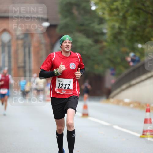 05.10.2025 - 20. swb-Marathon Bremen Michael Strokosch http://msf.ph/oto/9212640 05.10.2025 12:21:46 Laufen 1232 meine-sportfotos.de