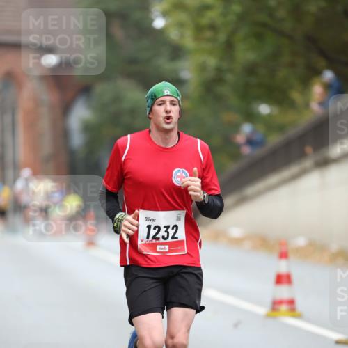 05.10.2025 - 20. swb-Marathon Bremen Michael Strokosch http://msf.ph/oto/9212644 05.10.2025 12:21:47 Laufen 1232 meine-sportfotos.de