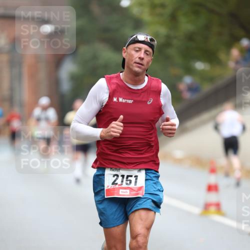 05.10.2025 - 20. swb-Marathon Bremen Michael Strokosch http://msf.ph/oto/9212651 05.10.2025 12:21:56 Laufen 2151 meine-sportfotos.de