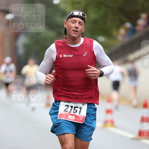 05.10.2025 - 20. swb-Marathon Bremen Michael Strokosch http://msf.ph/oto/9212652 05.10.2025 12:21:56 Laufen 2151 meine-sportfotos.de
