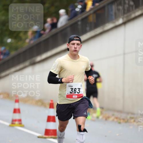 05.10.2025 - 20. swb-Marathon Bremen Michael Strokosch http://msf.ph/oto/9212658 05.10.2025 12:22:03 Laufen 363 meine-sportfotos.de