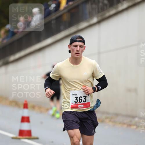 05.10.2025 - 20. swb-Marathon Bremen Michael Strokosch http://msf.ph/oto/9212660 05.10.2025 12:22:03 Laufen 363 meine-sportfotos.de