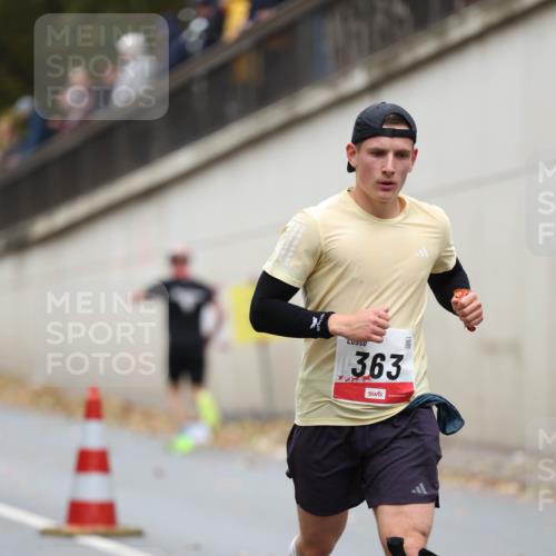 05.10.2025 - 20. swb-Marathon Bremen Michael Strokosch http://msf.ph/oto/9212661 05.10.2025 12:22:03 Laufen 363 meine-sportfotos.de