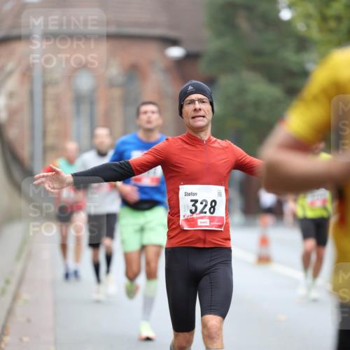 05.10.2025 - 20. swb-Marathon Bremen Michael Strokosch http://msf.ph/oto/9212677 05.10.2025 12:22:12 Laufen 328 meine-sportfotos.de