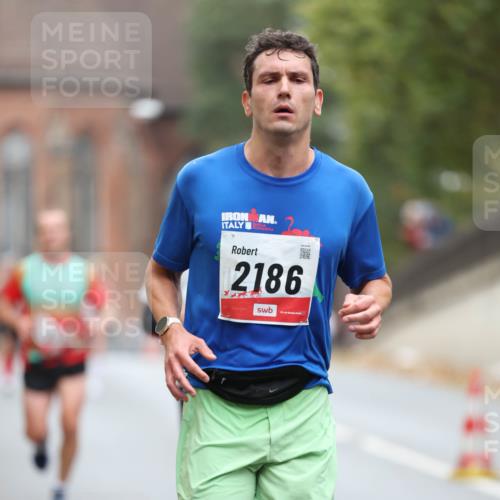 05.10.2025 - 20. swb-Marathon Bremen Michael Strokosch http://msf.ph/oto/9212683 05.10.2025 12:22:15 Laufen 2186 meine-sportfotos.de