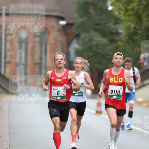05.10.2025 - 20. swb-Marathon Bremen Michael Strokosch http://msf.ph/oto/9212693 05.10.2025 12:22:22 Laufen 6, 9110 meine-sportfotos.de