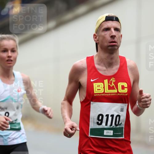 05.10.2025 - 20. swb-Marathon Bremen Michael Strokosch http://msf.ph/oto/9212701 05.10.2025 12:22:24 Laufen 9110, 20 meine-sportfotos.de