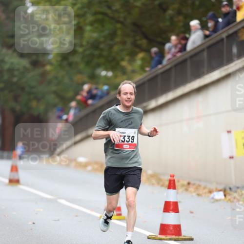 05.10.2025 - 20. swb-Marathon Bremen Michael Strokosch http://msf.ph/oto/9212704 05.10.2025 12:22:47 Laufen 339 meine-sportfotos.de
