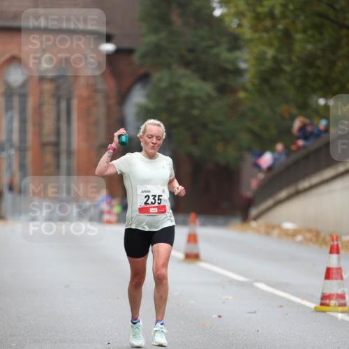 05.10.2025 - 20. swb-Marathon Bremen Michael Strokosch http://msf.ph/oto/9212712 05.10.2025 12:22:53 Laufen 235 meine-sportfotos.de