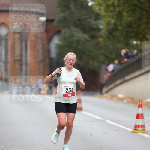 05.10.2025 - 20. swb-Marathon Bremen Michael Strokosch http://msf.ph/oto/9212713 05.10.2025 12:22:53 Laufen 235 meine-sportfotos.de